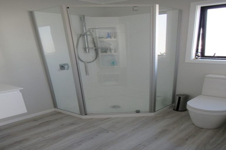 Photo of property in 6 Desert Gold Lane, Wallaceville, Upper Hutt, 5018