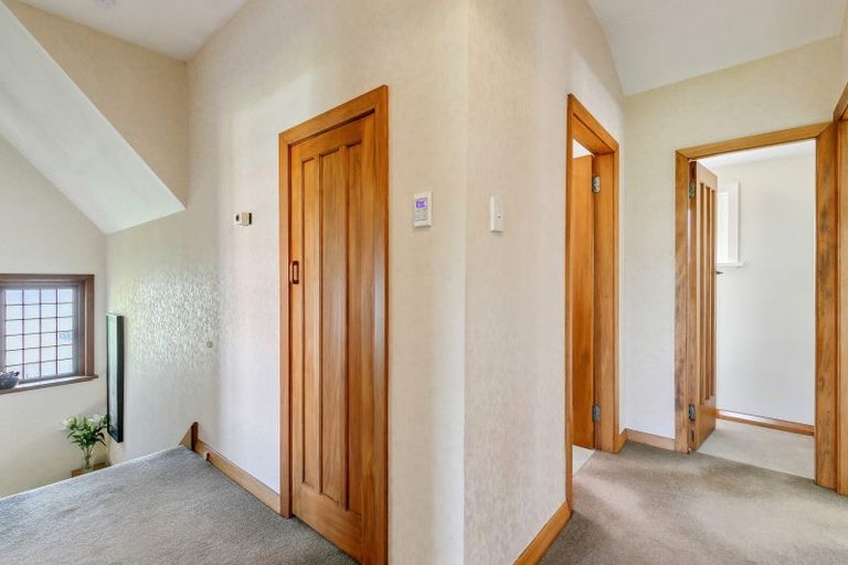 Photo of property in 4 Nicholson Road, Khandallah, Wellington, 6035