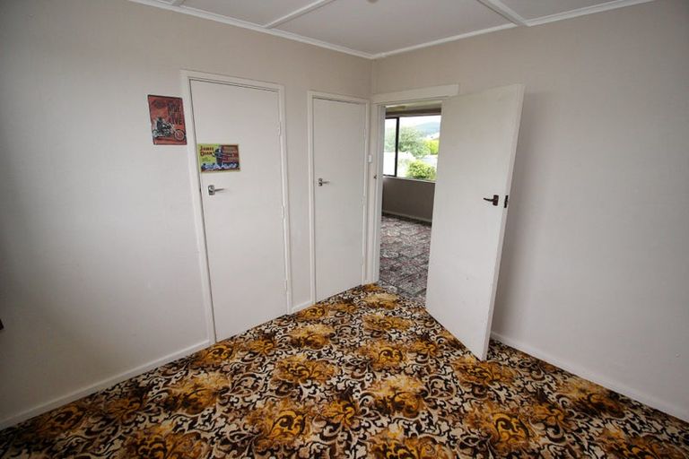 Photo of property in 26 Tokanui-haldane Road, Tokanui, 9884