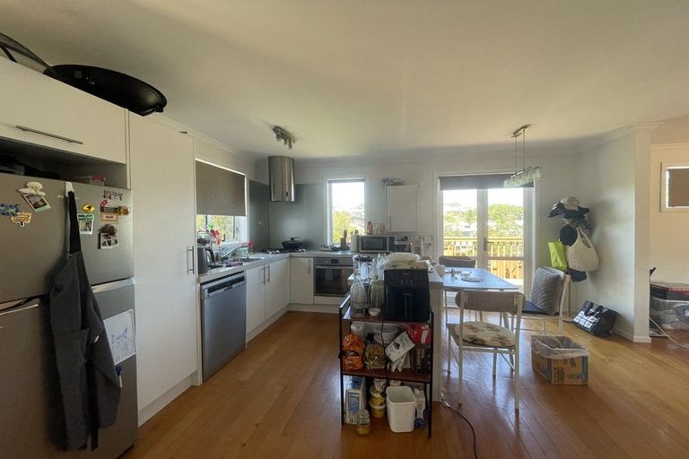 Photo of property in 1/5 Bond Crescent, Forrest Hill, Auckland, 0620