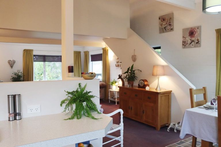 Photo of property in 18 Kauri Road, Waikanae, 5036