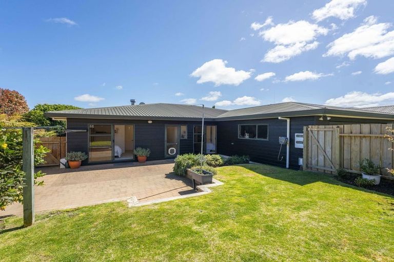 Photo of property in 40 Arrowsmith Avenue, Waipahihi, Taupo, 3330
