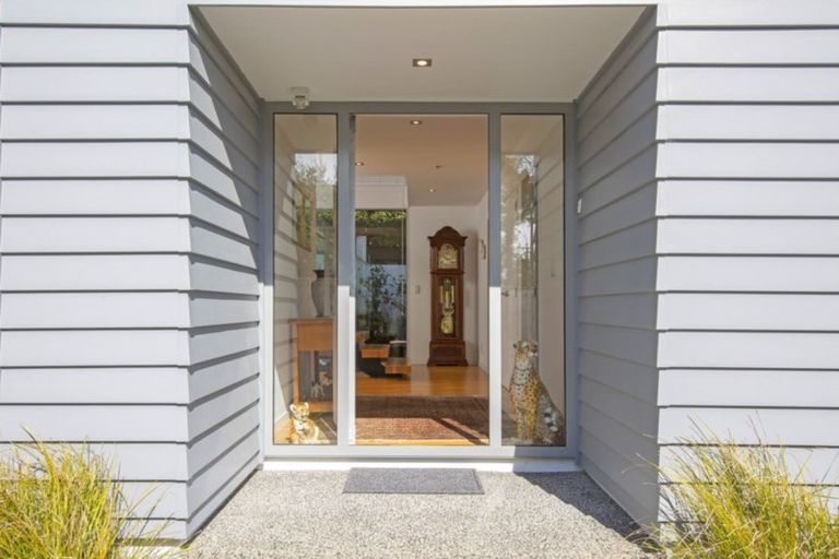 Photo of property in 38 Takutai Avenue, Bucklands Beach, Auckland, 2012