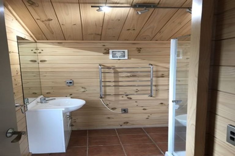 Photo of property in 8a Riverstone Drive, Riverstone Terraces, Upper Hutt, 5018