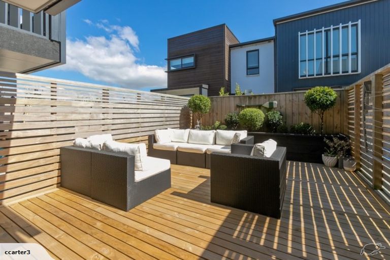 Photo of property in 47 Carder Court, Hobsonville, Auckland, 0618