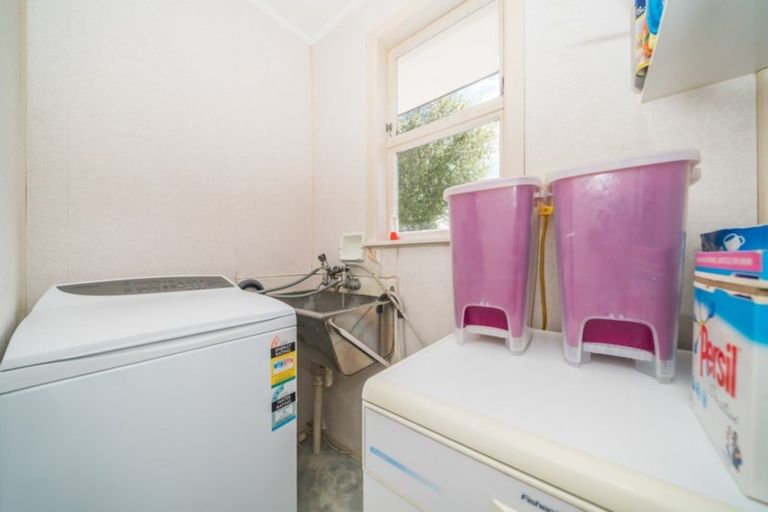 Photo of property in 36 Tararua Terrace, Cloverlea, Palmerston North, 4412