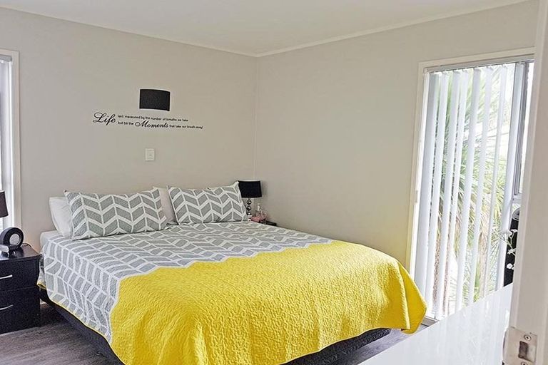 Photo of property in 4a Redoubt Road, Goodwood Heights, Auckland, 2105