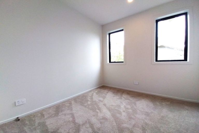 Photo of property in 29c Dawnhaven Drive, Te Atatu Peninsula, Auckland, 0610