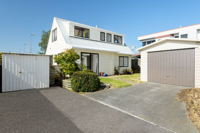 Photo of property in 10b Tui Street, Mount Maunganui, 3116