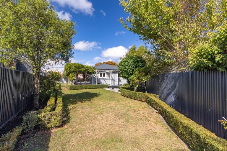 Photo of property in 1 Hawthorne Street, Strowan, Christchurch, 8052