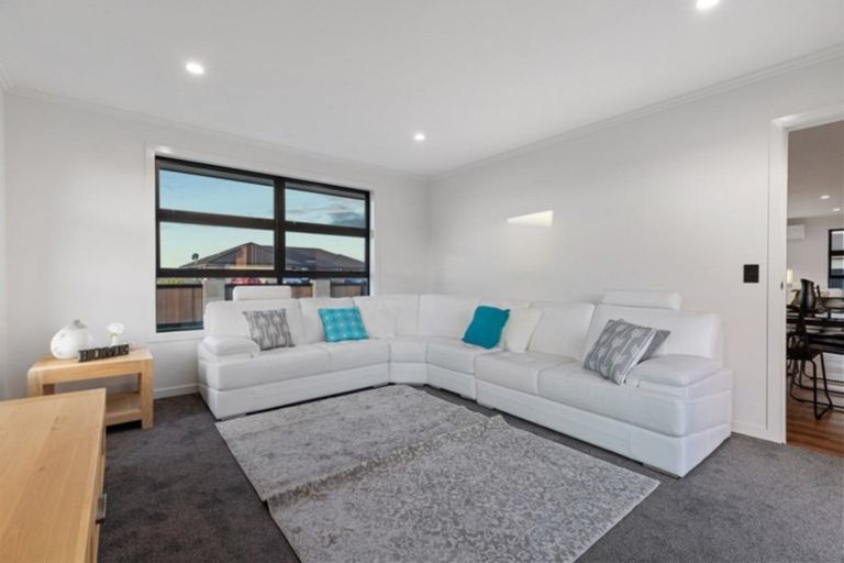 Photo of property in 10 Costello Drive, Ngatea, 3503