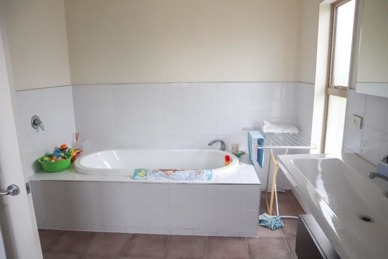 Photo of property in 2 Fieldstone Lane, Spreydon, Christchurch, 8024