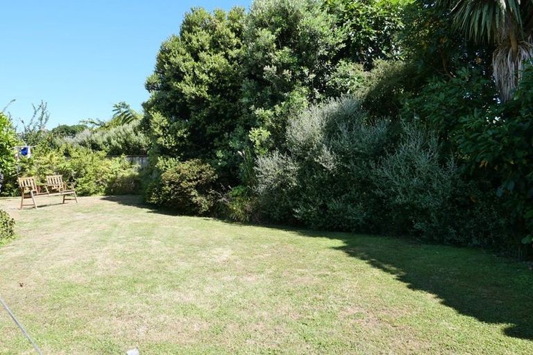 Photo of property in 213 Te Moana Road, Waikanae, 5036