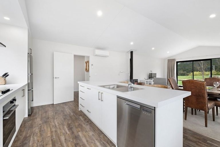 Photo of property in 3 Edna Lane, Lake Hawea, Wanaka, 9382