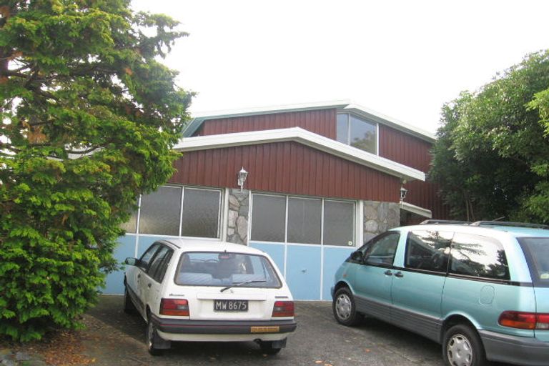 Photo of property in 2 Gonville Street, Tawa, Wellington, 5028