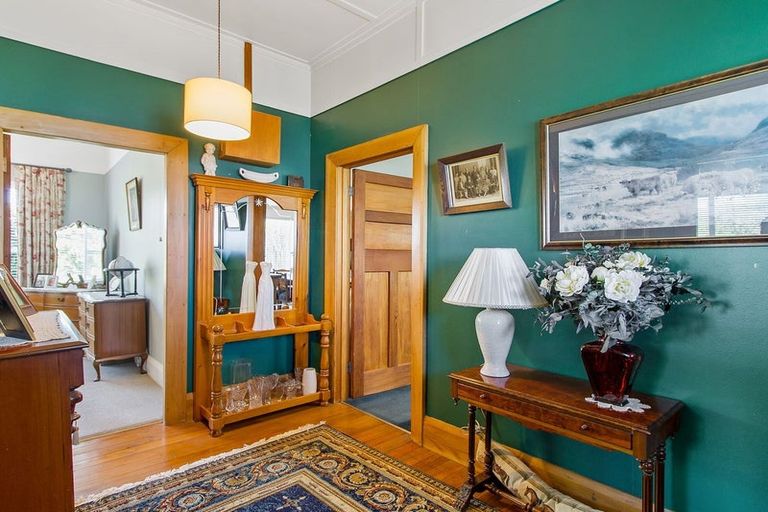 Photo of property in 12 Parsonage Road, Waimate, 7924