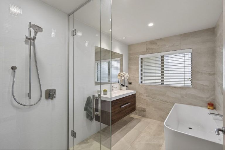 Photo of property in 55 Shelter Grove, Frankleigh Park, New Plymouth, 4310