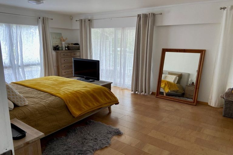 Photo of property in 3 Ballial Place, West Harbour, Auckland, 0618