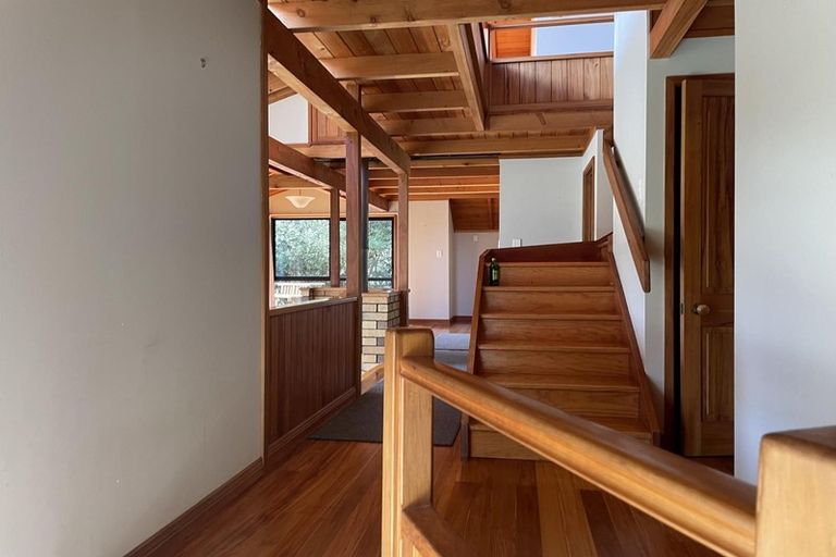 Photo of property in 18 Rayner Road, Piha, New Lynn, 0772