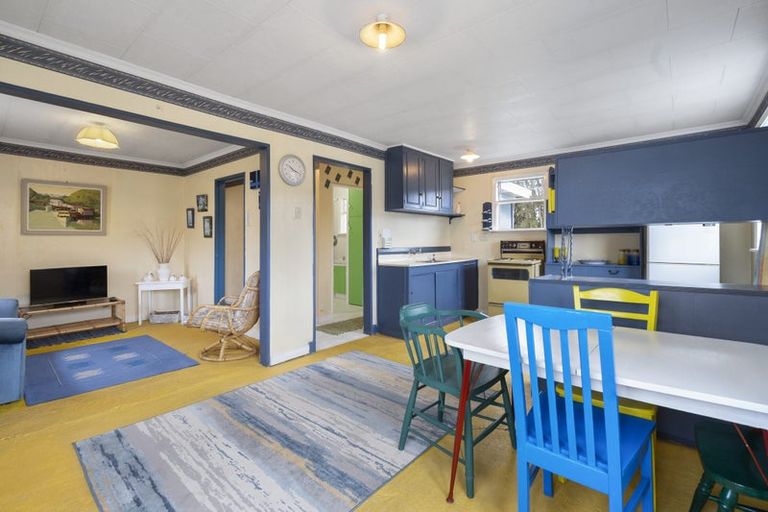 Photo of property in 68 Nash Parade, Foxton Beach, Foxton, 4815