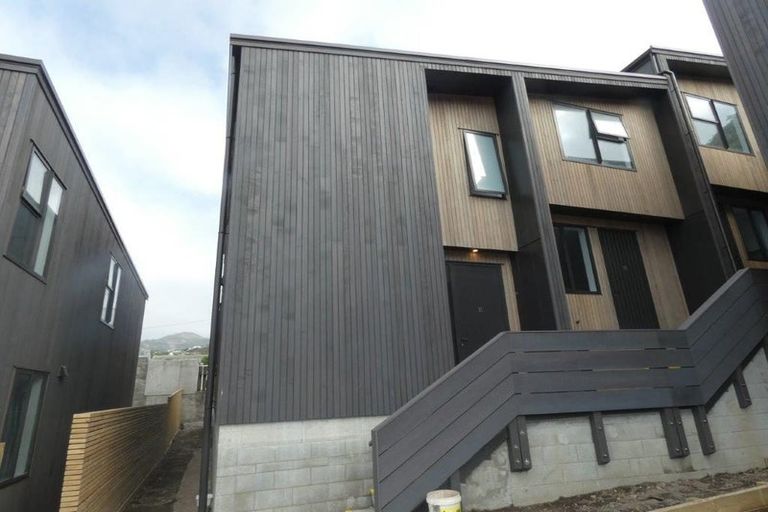 Photo of property in 11/20 Trent Street, Island Bay, Wellington, 6023