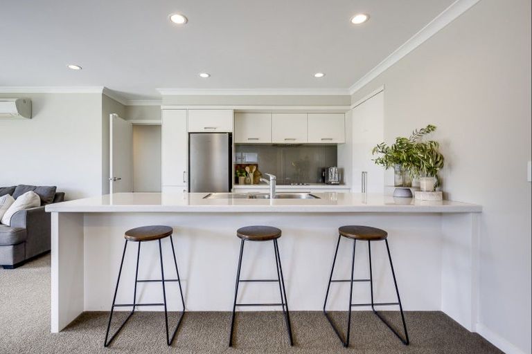 Photo of property in 17 Aoraki Road, Poraiti, Napier, 4112