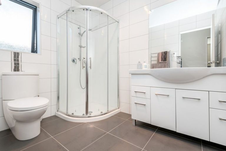 Photo of property in 23c Lexington Drive, Botany Downs, Auckland, 2010