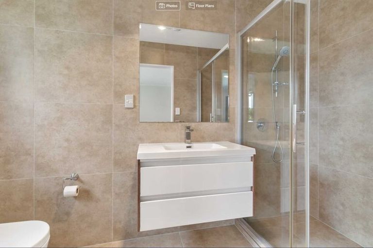 Photo of property in 11 Kilmacrennan Drive, Rosehill, Papakura, 2113