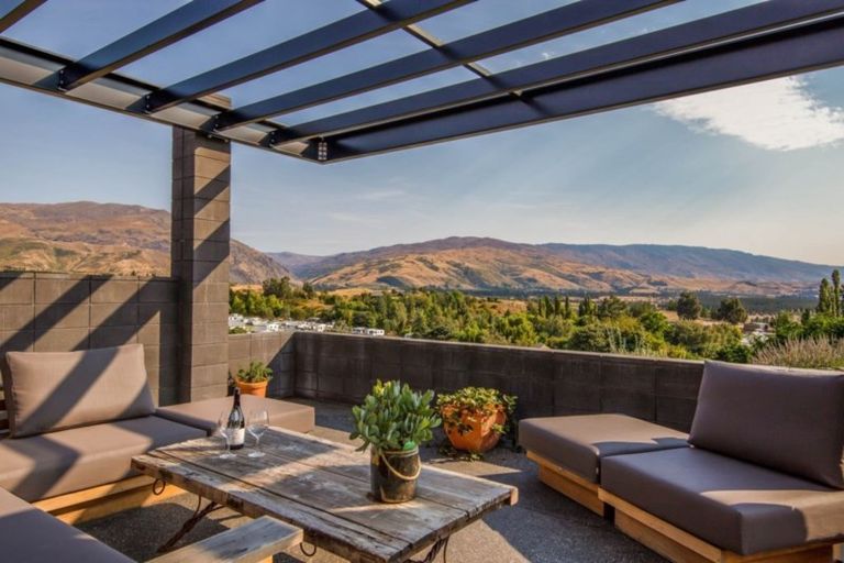 Photo of property in 8b Terrace Street, Bannockburn, Cromwell, 9384