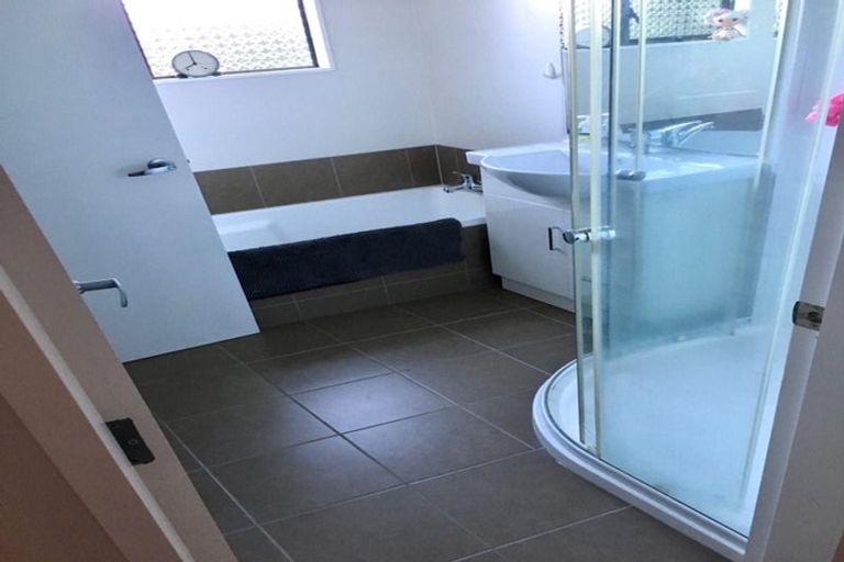 Photo of property in 12 Indira Place, Khandallah, Wellington, 6035