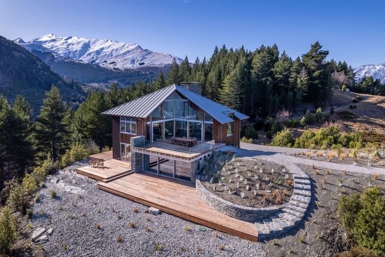 Photo of property in 673 Glenorchy-queenstown Road, Closeburn, Queenstown, 9371