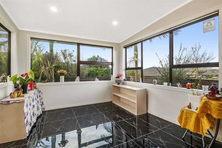 Photo of property in 1/9 Penion Drive, Flat Bush, Auckland, 2023