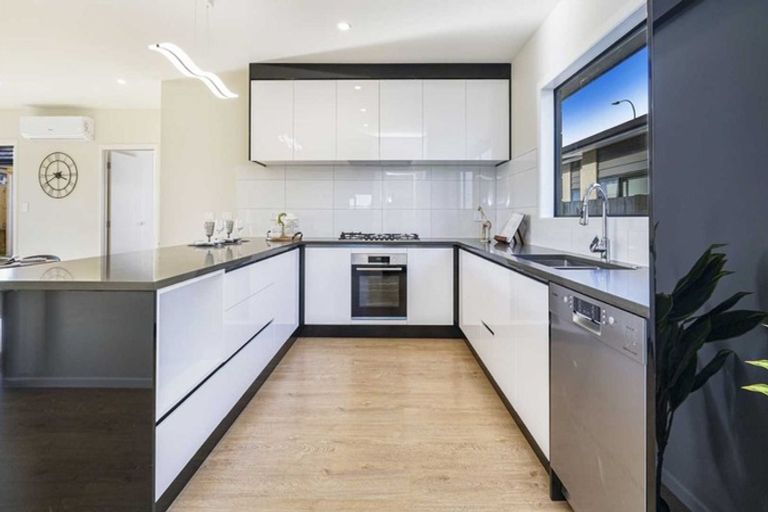 Photo of property in 1 Waikaka Place, Rototuna North, Hamilton, 3210