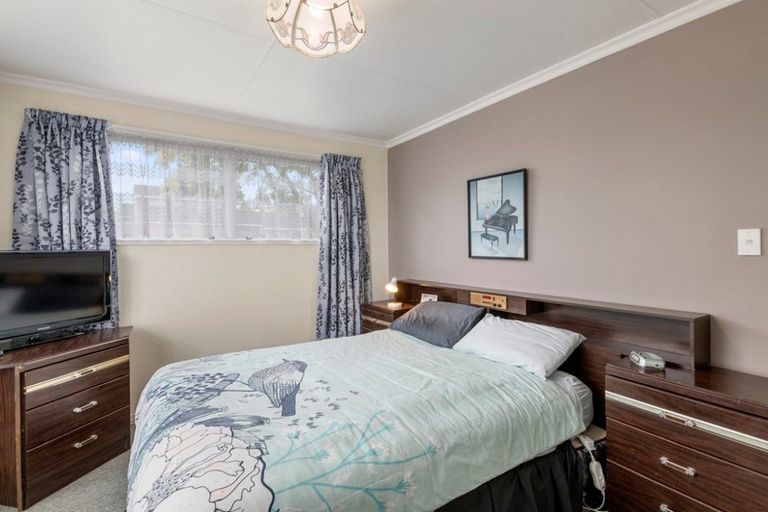 Photo of property in 10 Regal Street, Levin, 5510