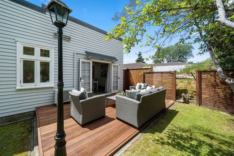 Photo of property in 4 Hillside Drive, Maoribank, Upper Hutt, 5018