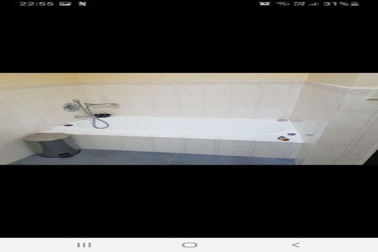 Photo of property in 3 Taroka Close, Pinehill, Auckland, 0632