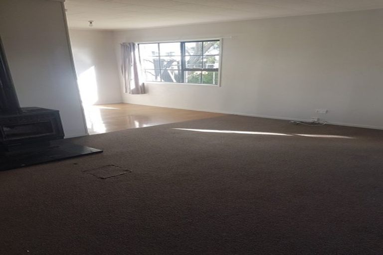 Photo of property in 14 Southview Place, Wattle Downs, Auckland, 2102