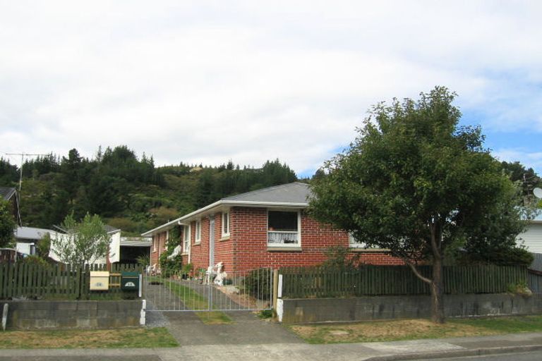 Photo of property in 2/8 Oregon Drive, Maoribank, Upper Hutt, 5018