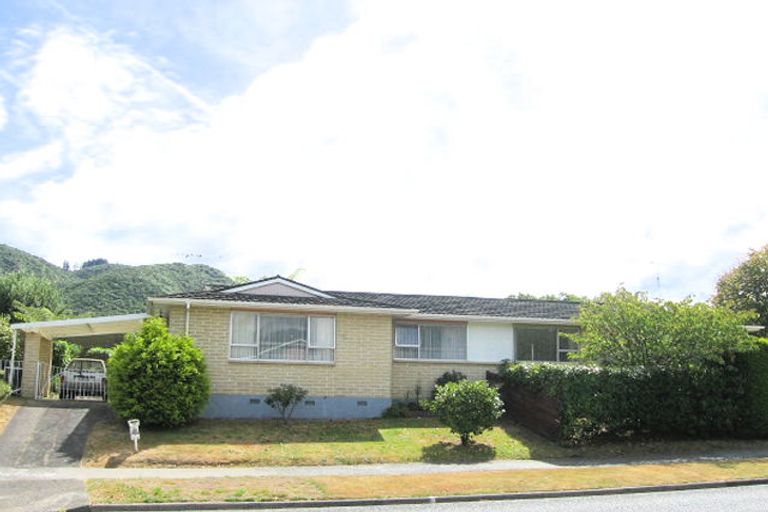 Photo of property in 2/53 California Drive, Totara Park, Upper Hutt, 5018