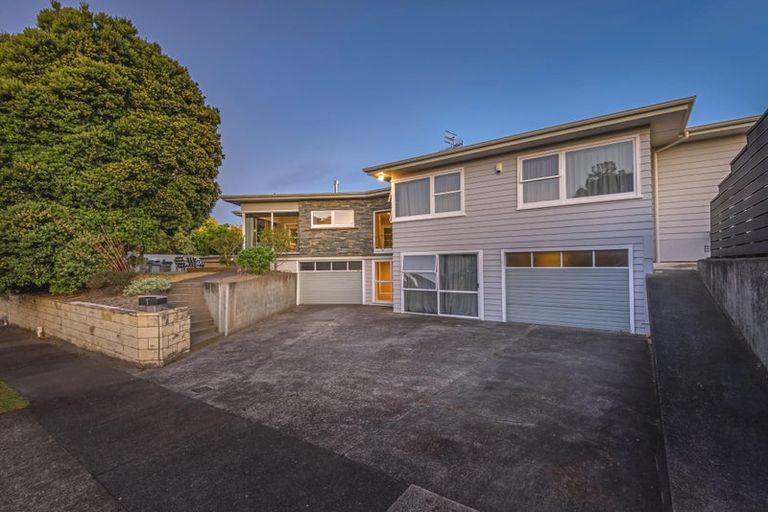 Photo of property in 1 Wigan Place, Hokowhitu, Palmerston North, 4410
