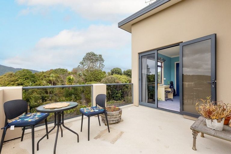 Photo of property in 114 Rutherford Drive, Waikanae Beach, Waikanae, 5036