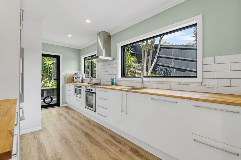 Photo of property in 1/91 Balmain Road, Birkenhead, Auckland, 0626