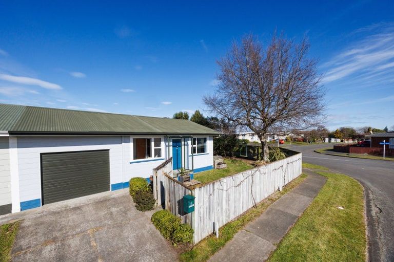Photo of property in 2 Lockhart Avenue, Milson, Palmerston North, 4414