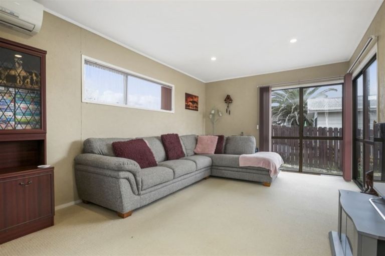 Photo of property in 1/8 Dalmatia Place, Henderson, Auckland, 0612