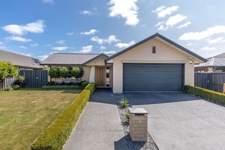 Photo of property in 9 Lassiter Green, Northwood, Christchurch, 8051