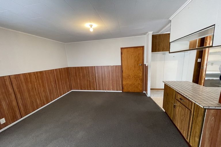 Photo of property in 489 Massey Road, Mangere, Auckland, 2022