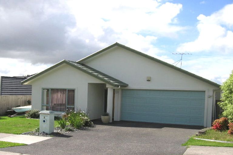Photo of property in 8 Pyrite Street, Westgate, Auckland, 0614
