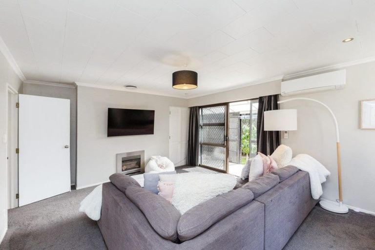Photo of property in 17b Cecil Place, Cloverlea, Palmerston North, 4412