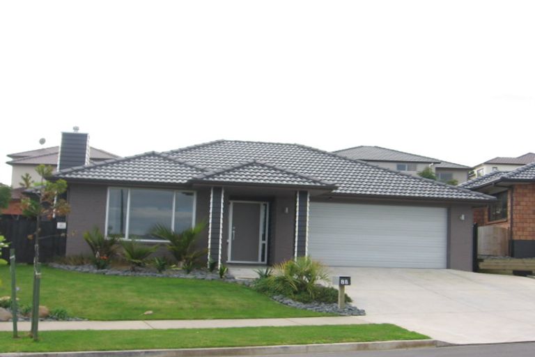 Photo of property in 88 Cyril French Drive, Flat Bush, Auckland, 2016