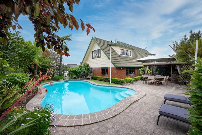 Photo of property in 32 Durham Drive, Havelock North, 4130